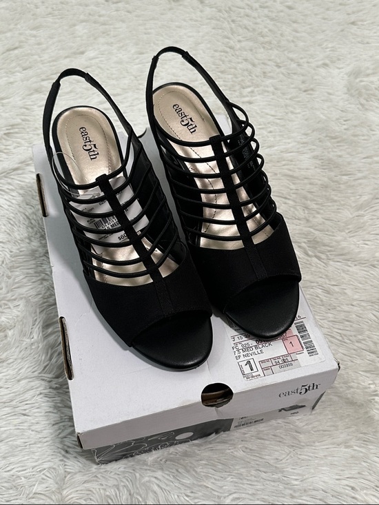 East 5th Shoes - 🐝 NWT East 5th Neville Heels